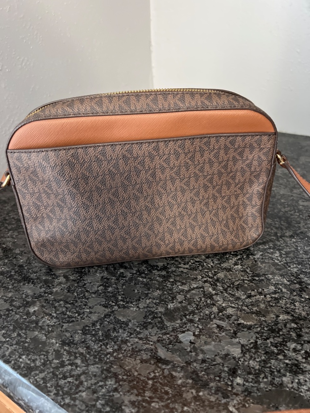 Michael Kors crossbody - Picture 2 of 5